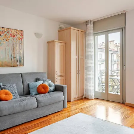 Alma - Bilocale Vicino Stazione アパート ベルガモ